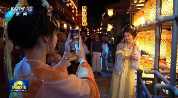国家允许的配资平台 【活力中国调研行】千年瓷都“绣”新颜